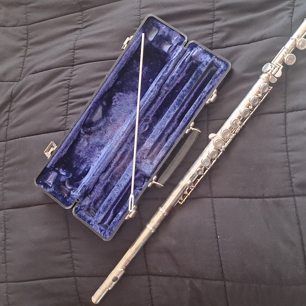 Vintage Armstrong Flute Silver Flute with Case Needs Polishing & Servicing - Picture 3 of 16